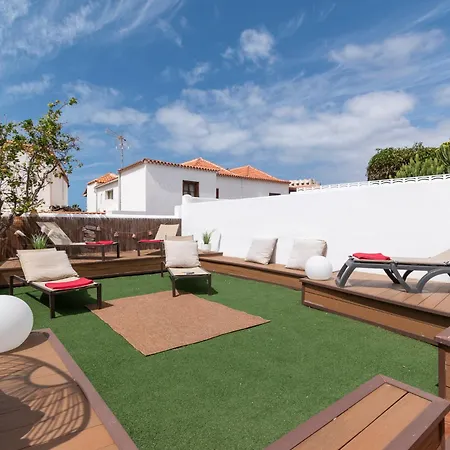 Lovely 6 Bedroom Communal Heated Pool Villa
