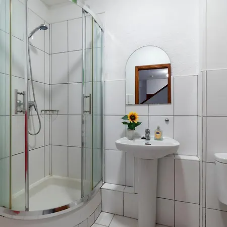 Willa Lovely 6 Bedroom Communal Heated Pool *
