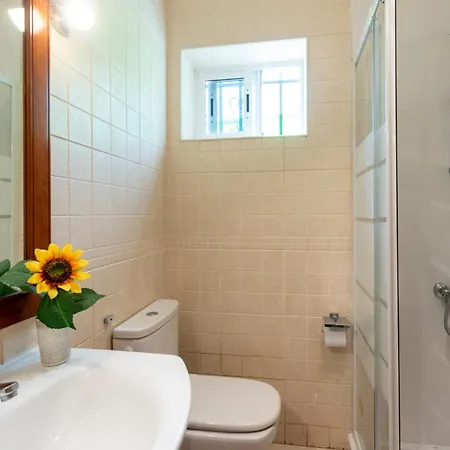 Lovely 6 Bedroom Communal Heated Pool Willa