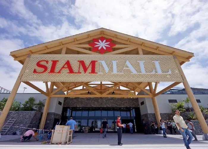 Lovely 6 Bedroom Communal Heated Pool Villa *