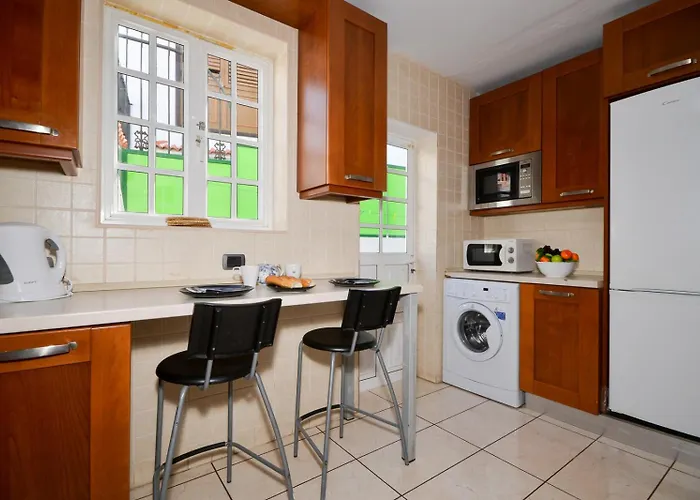 Lovely 6 Bedroom Communal Heated Pool Villa *