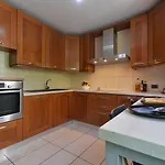 Lovely 6 Bedroom Communal Heated Pool Vilă