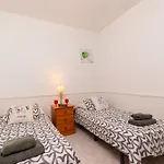 Lovely 6 Bedroom Communal Heated Pool Vilă *