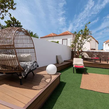 Tricia Lovely 6 Bedroom Communal Heated Pool Villa Playa de las Américas