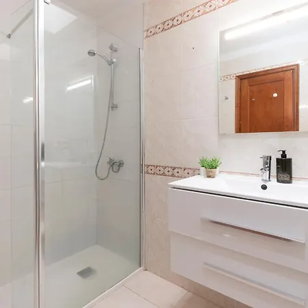 Lovely 6 Bedroom Communal Heated Pool Villa *