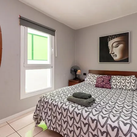 Tricia Lovely 6 Bedroom Communal Heated Pool Playa de las Américas