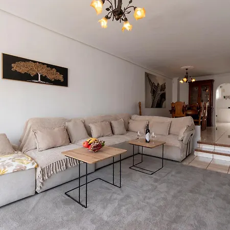 Lovely 6 Bedroom Communal Heated Pool Villa