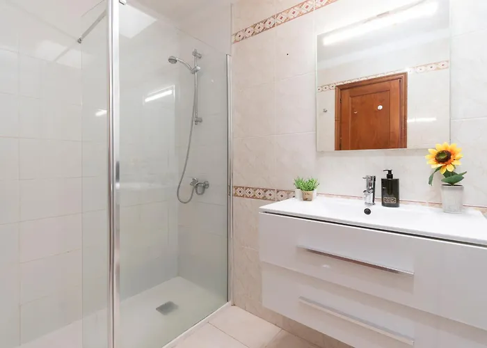 Lovely 6 Bedroom Communal Heated Pool Villa *