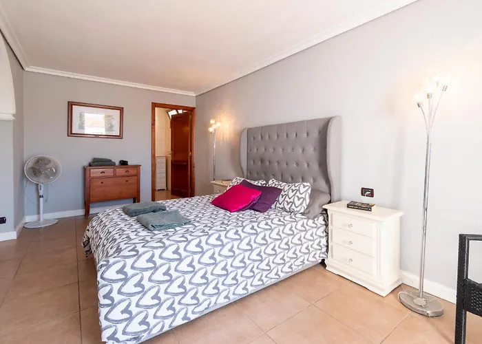 Lovely 6 Bedroom Communal Heated Pool * Playa de las Américas