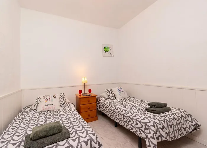 Lovely 6 Bedroom Communal Heated Pool Villa *